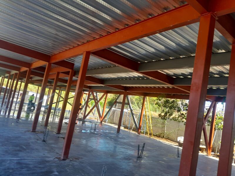 Nave industrial completa — vista panorámica